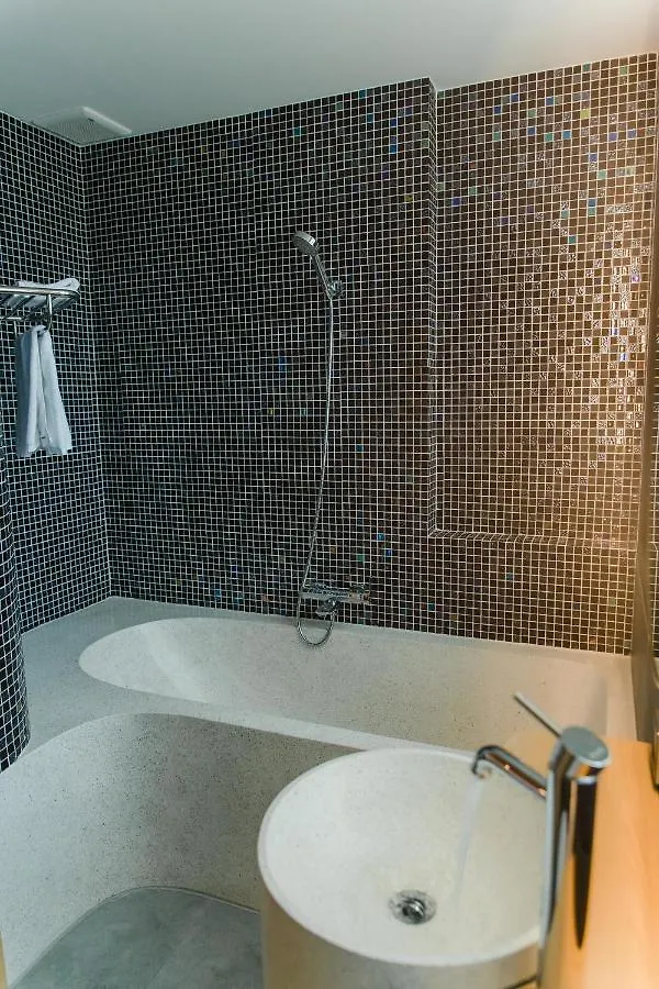 Hotel apartamentowy Shi House By Haviland Da Nang
